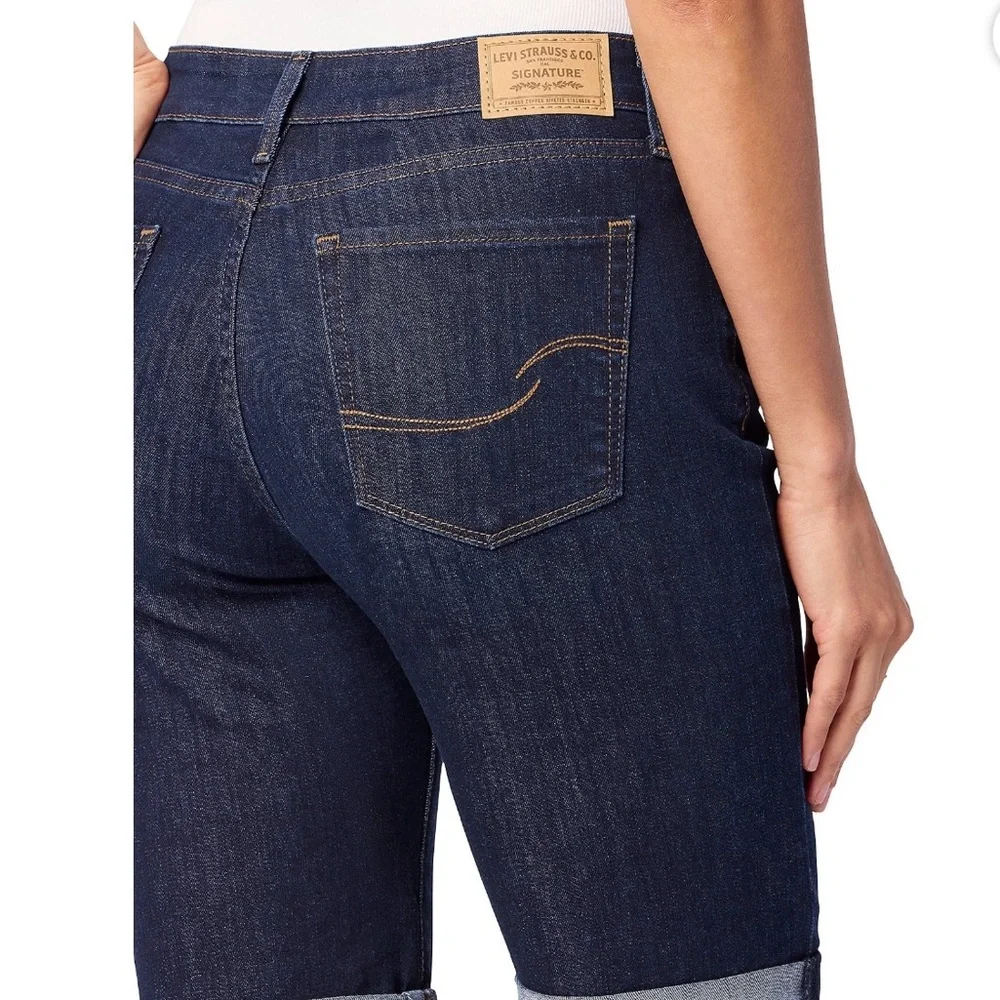 NWT Levi's Women's Dark Blue Bermuda Shorts